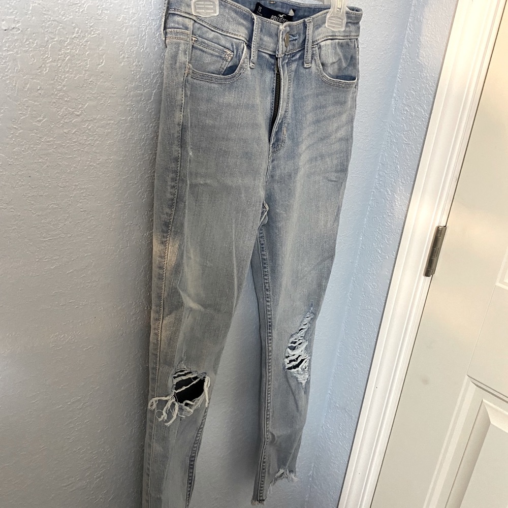 NEVER WORN HOLLISTER JEANS !!